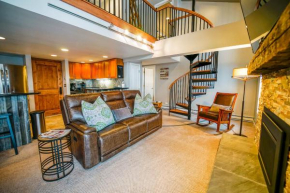 Bear Claw 402 - Ski-in Ski-out Condo!